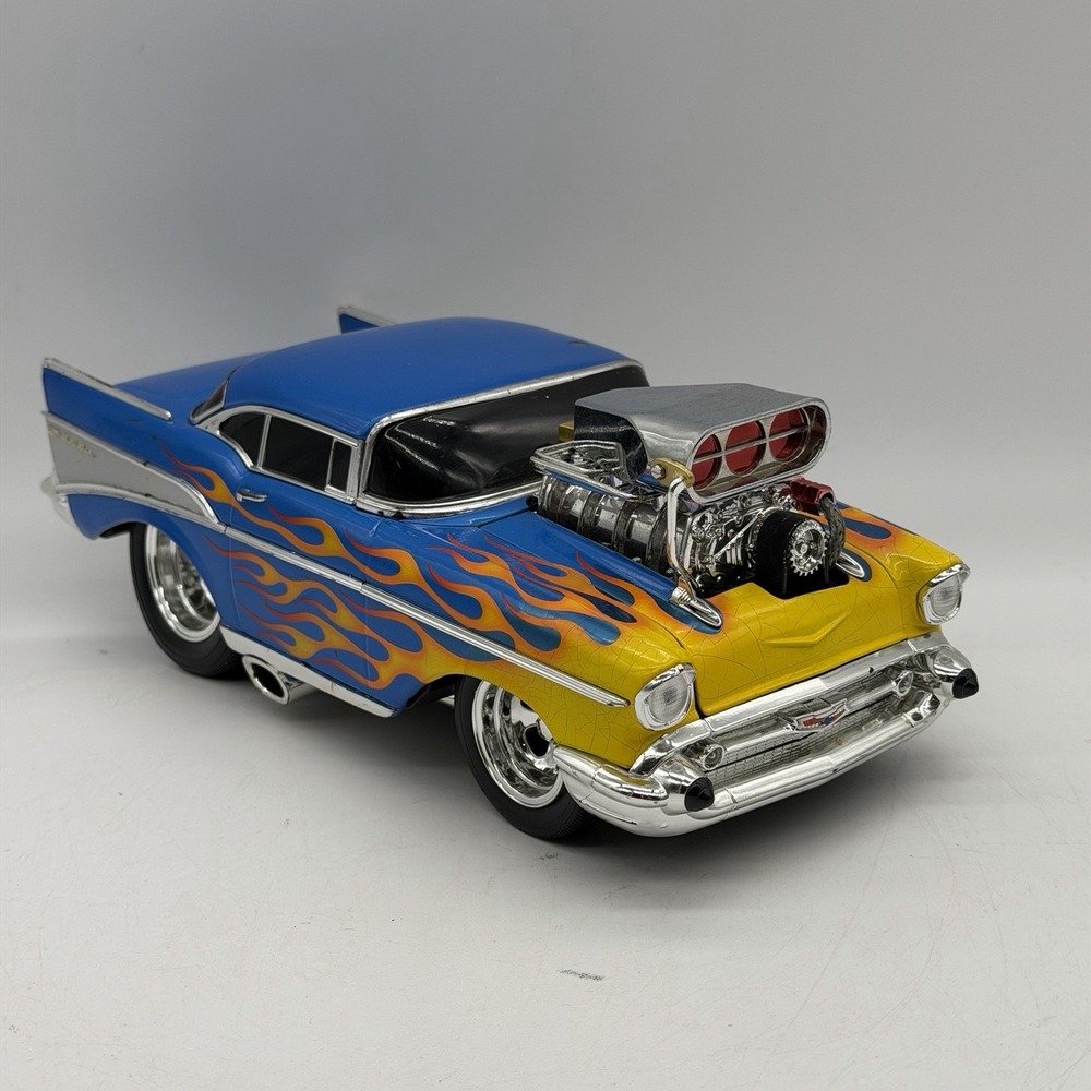 Funline 2001 Muscle Machines '57 Chevy Bel Air Blue w/ Flames 1:18 Die-Cast Car
